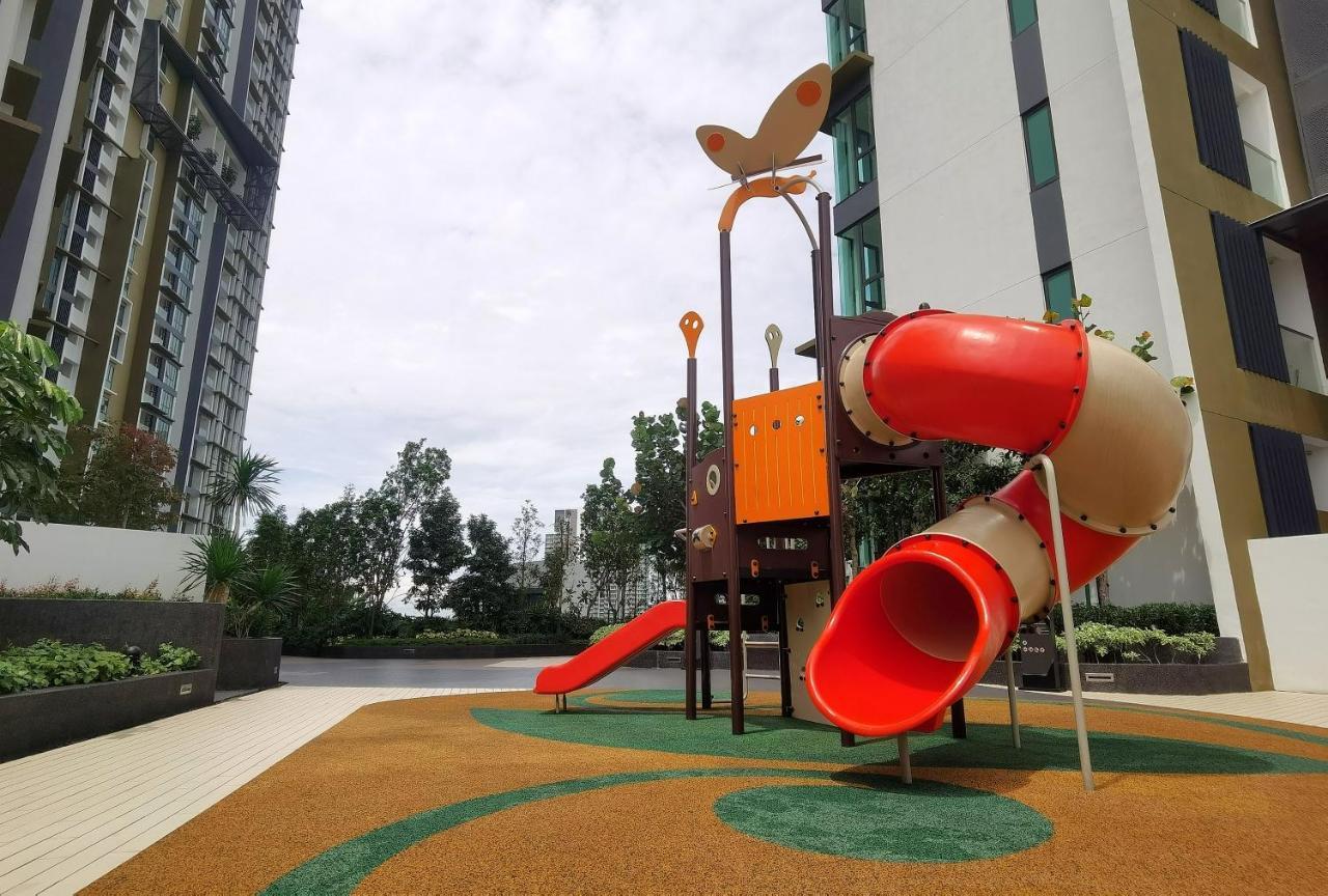 The Elysia Suites Nusajaya  Buitenkant foto