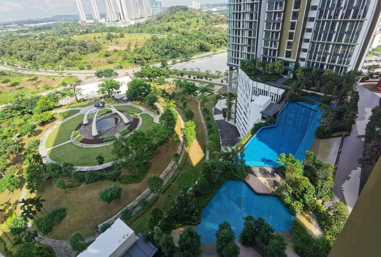 The Elysia Suites Nusajaya  Buitenkant foto